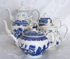 Blue & White Tea or Coffee Pots - Royal Table Settings ...