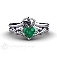 Emerald Claddagh Ring | Irish Engagement Ring Promise Ring ...