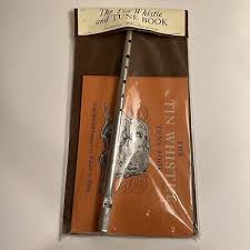 THE TIN WHISTLE AND TUNE BOOK 55 021 WILLIAM E ...