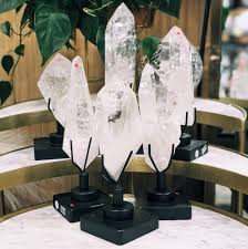 Luxe Large Clear Quartz Point on Stand – Wild Alabaster