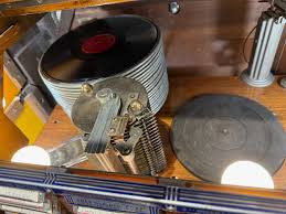 Vintage 1939 ROCK-OLA Standard Light Up Jukebox ST-39 Art Deco 78 RPM Restored - Art Deco Collection