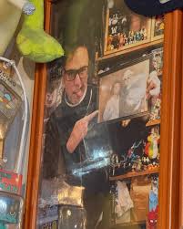 Yesterday my friend @theyearofelan was passing by ...