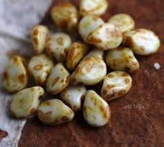 Premium Glass Beads .. Sale .. AMBER IVORY PIPS .. 40 ...