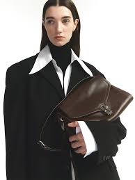 VUNQUE Occam Doux Shoulder Bag Large"