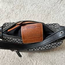 Coach Outlet Bag in Black – Avior