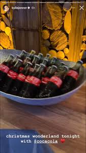 Was Kim's Christmas party sponsored by Coca Cola? 😂🤡 : r/KUWTKsnark