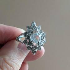 Vintage Gold Tone Cluster & Rhinestone Ring (3870) Size 5.5 (uncas--u With Arrow) - Etsy