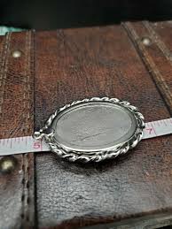 Vintage Silhouette Pendant - Etsy