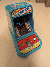Did anyone have this tabletop mini arcade Donkey Kong? : r ...