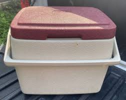 Coleman Personal 8 Cooler Ice Burgundy & White Camping ...