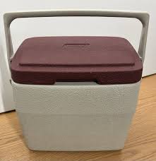 Vintage Coleman Personal 8 Cooler : Model 5272 - Lunch Box ...