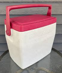 Vintage Red and White 16 Quart Camping/fishing/beach ...