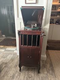 Antiques, Columbia Grafonola Phonograph, Mahogany ...