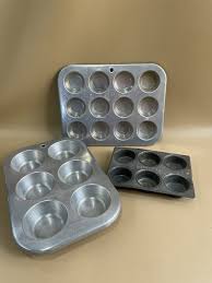 Vintage Lot Of 5 Muffinaire “Pat A Cake” Aluminum Tin Muffin ...