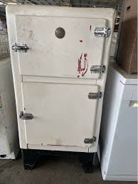 Vintage ESKY ice cooler