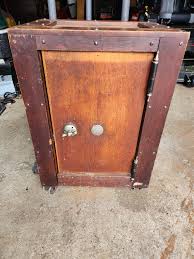 Is this wooden floor safe craftsman made or manufactured?
