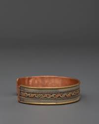 Joyería de estilo tibetano / Joyería artesanal de cobre y latón / Pulsera para meditación, sanación y equilibrio energético / Accesorio bohemio único - Etsy España