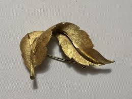 Vintage Signed BSK Leaf Brooch Pin Brushed Gold Tone ...