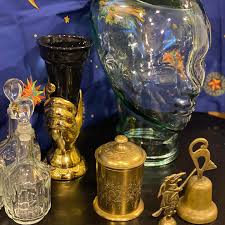 ✨APRIL 6th & 7th VENDOR SPOTLIGHT✨ @buy.this.cool.stuff Buy This Cool Stuff has a ton of cool vintage home decor, curated for those who love a bit of nostalgia. The kitschier the better!