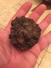 What is this rock? It is heavy for its size and it is not magnetic. : r/whatsthisrock