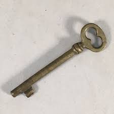 Japanese Metal Key Vtg Oval C1930 Brown Gold JK26 | Online Shop | Authentic Japan Antiques