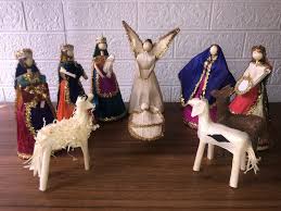 Hummel nativity, Mexican christmas, Mexican ornaments ...