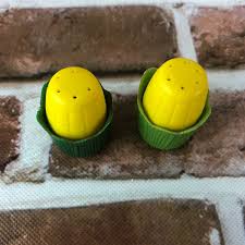Vintage Salt and Pepper Shakers Plastic Corn on the Cob | eBay