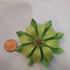 VINTAGE JOAN RIVERS LIME GREEN FLOWER PIN💚🌼 | eBay