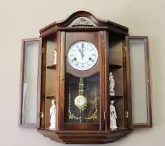 Cuckoo & Wall Clocks - A fabulous vintage Dullstroom clock shop wind up pendulum gong clock. Beautiful side cabinets!!!! was sold for 2,999.00 on 25 Jan at 07:55 by Lifespace in Gauteng (ID:392705091)