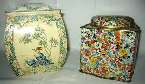 Lot of 2 vtg floral pattern chintz tea tins, Daher & other ...