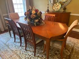 Ethan Allen Dining Room Table and Six Chairs | EstateSales.org