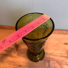 Vintage Avocado Green Pedestal Flower Vase with Grape Design - Etsy Nederland