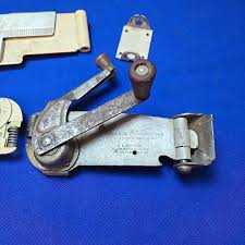 Lot 3 Vintage Swing-A-way Kitchen Manual Wall Mount Can ...