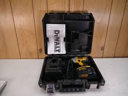 Dewalt DW054 Heavy Duty 1/4 Cordless Impact Driver + Battery ...