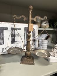 Table Top Scale (decor) – Ruth & Ruby