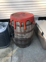 Vintage Makers Mark Whiskey Barrel Display for Sale in Covington, LA - OfferUp