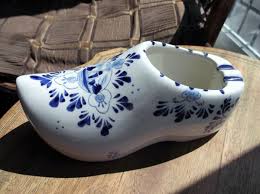 VINTAGE DELFT BLUE WHITE HANDPAINTED CLOG POSY ASH TRAY LARGE SIZE DRAIN HOLE | eBay