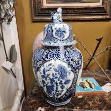 SINGLE LARGE ROYAL SPHINX BLUE DELFT LIDDED GINGER JAR CHIP INSIDE LID — Lots of Furniture