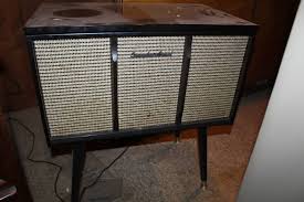 Delmonico Nivico AM/FM/Phonograph Stereo Cabinet | Northeast Minneapolis Estate Sale | K-BID