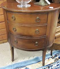 Lot - FEDERAL STYLE MAHOGANY CONSOLE CHEST, Imperial