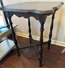 95 Antique Radio Table | EstateSales.org