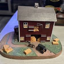 The Danbury Mint "Amish Hay Barn" 1993 Resin Village ...