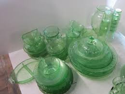 Lot - Vintage green depression glass