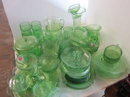 Lot - Vintage green depression glass