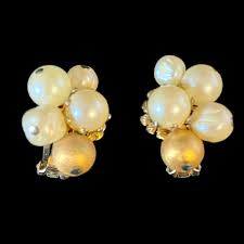 VINTAGE | Hattie Carnegie Faux Pearl and Gold Bead Clip on ...