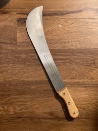 What kind of machete is this? Belongs to friend and she ...