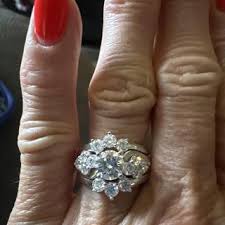 Gardenia Wedding Set | Shane Co.