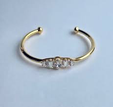 Mini bangle white – Sandy Hyun