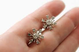 Vintage Snowflake Earrings - Designer Avon - Silvertone ...