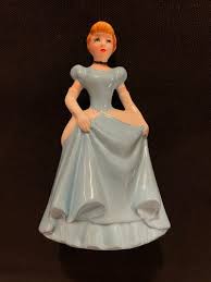 Vintage Disney CINDERELLA Porcelain Figurine 5.5” Made in ...